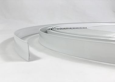 سفید رنگ آلومینیومی پیکان شکل پلاستیکی کلاهک پلاستیکی 3D Letter Trim Cap مقاومت در برابر خوردگی خوب است